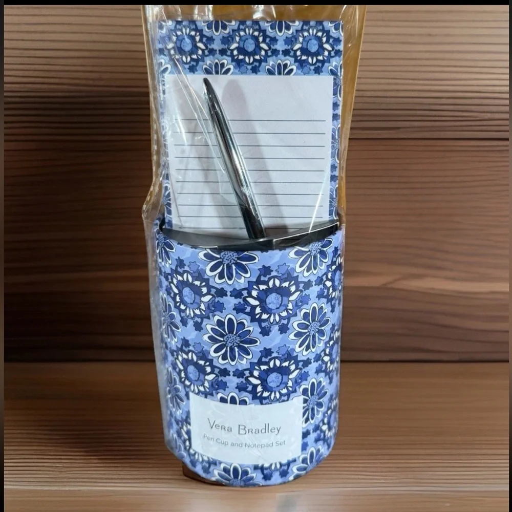 VERA BRADLEY Gift Set Ikat Island Tile Blue Pen Cup 50 Sheet Gel Pen Notepad Set